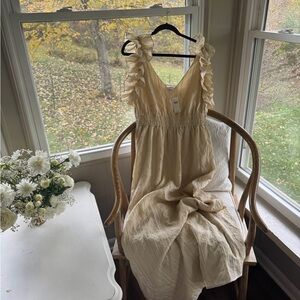 NWT Elegant Cream Sleeveless Dress